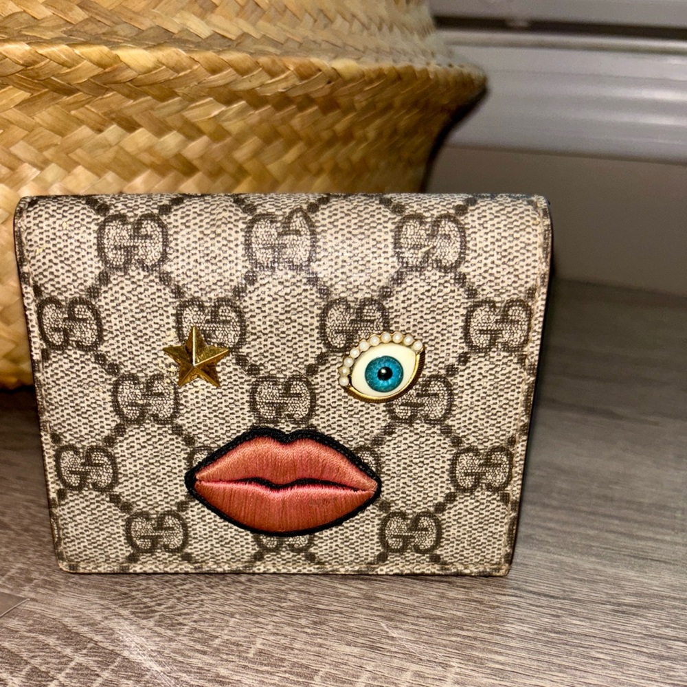 Gucci Beige Supreme Canvas Embroidered Face Bifold Card Holder
